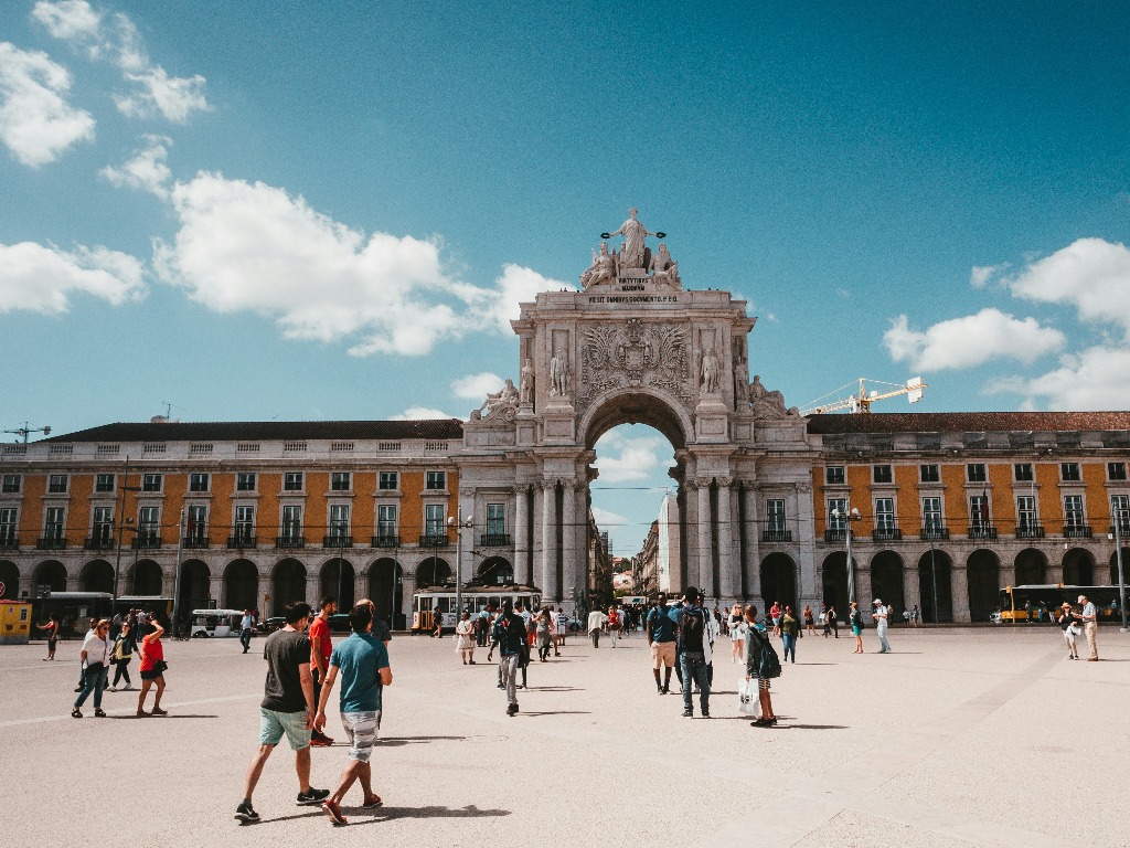 Icelandair enters MoU with TAP Portugal; launches Lisbon route