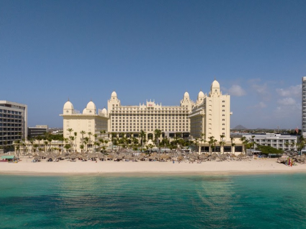 RIU reopens Aruba resort following major renovations