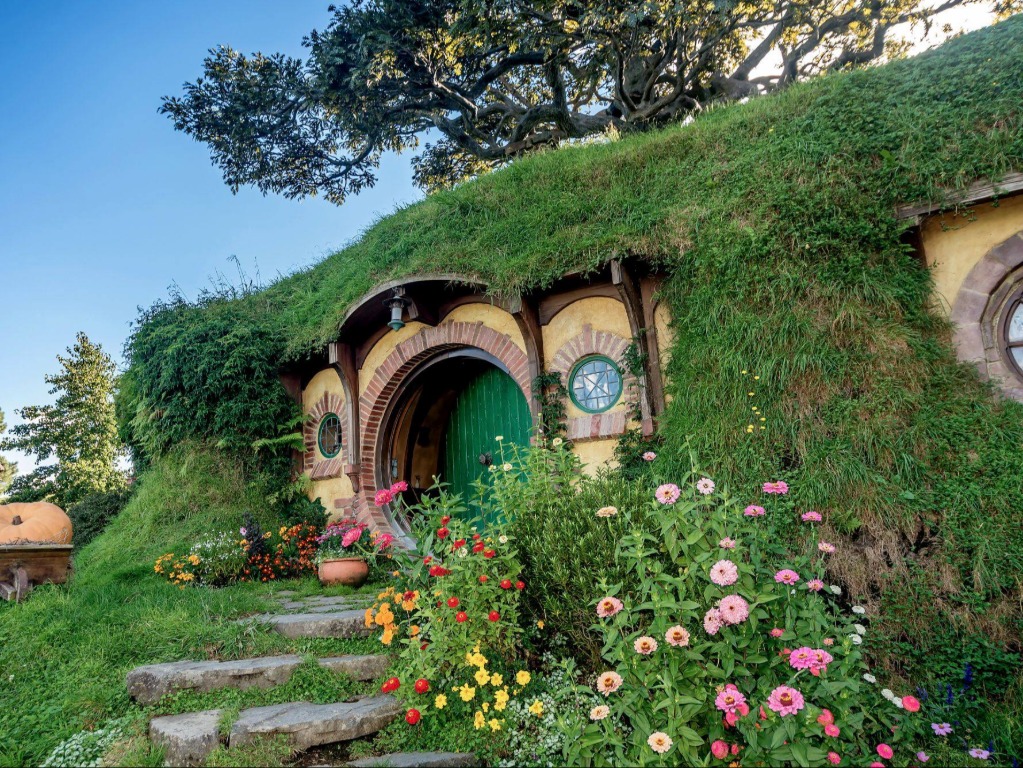 Kensington Marks 25 Years of The Lord of the Rings with new tour