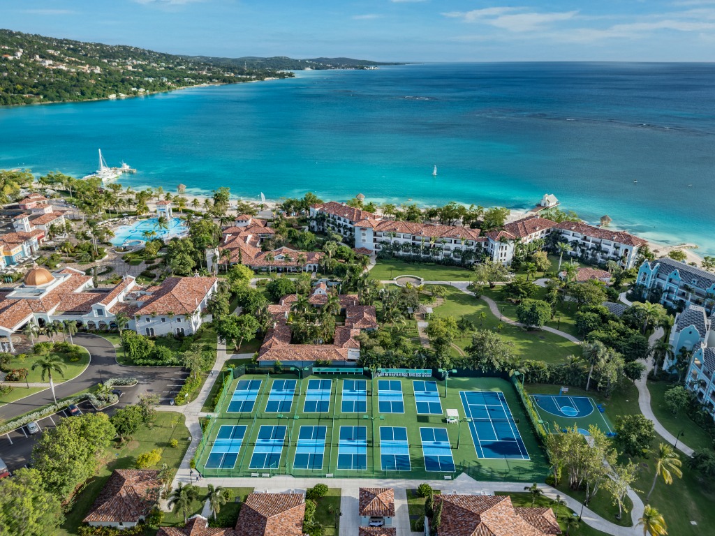 Sandals Resorts Serves Up New Travel Advisor Contest
