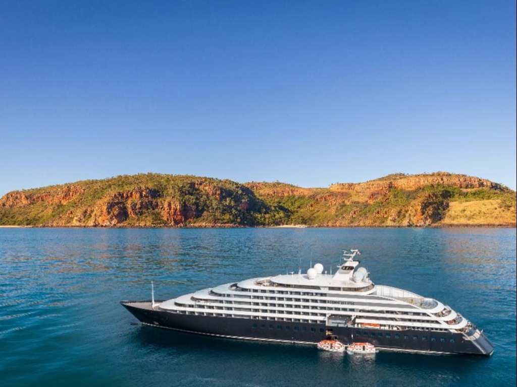 Scenic adds submersible experience in Great Barrier Reef