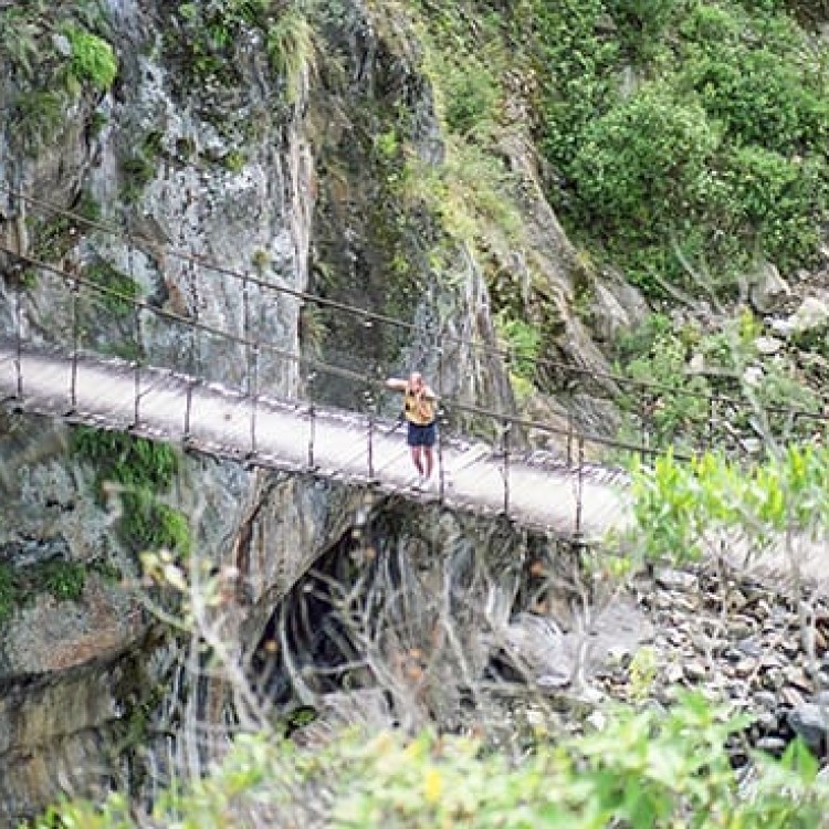 Chase | Ecuador - 377-21 Katherine crossing suspension bridge