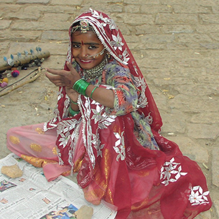 Chase | India - A J116 Rajasthan girl living in fort