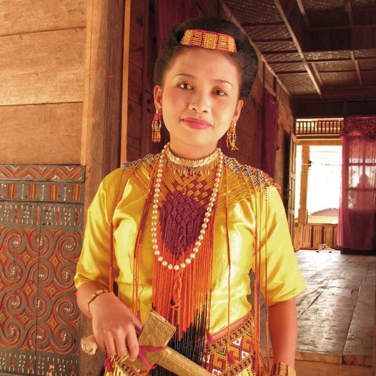 Chase | Sulawesi - H-IMG_2564 Traditional Dress